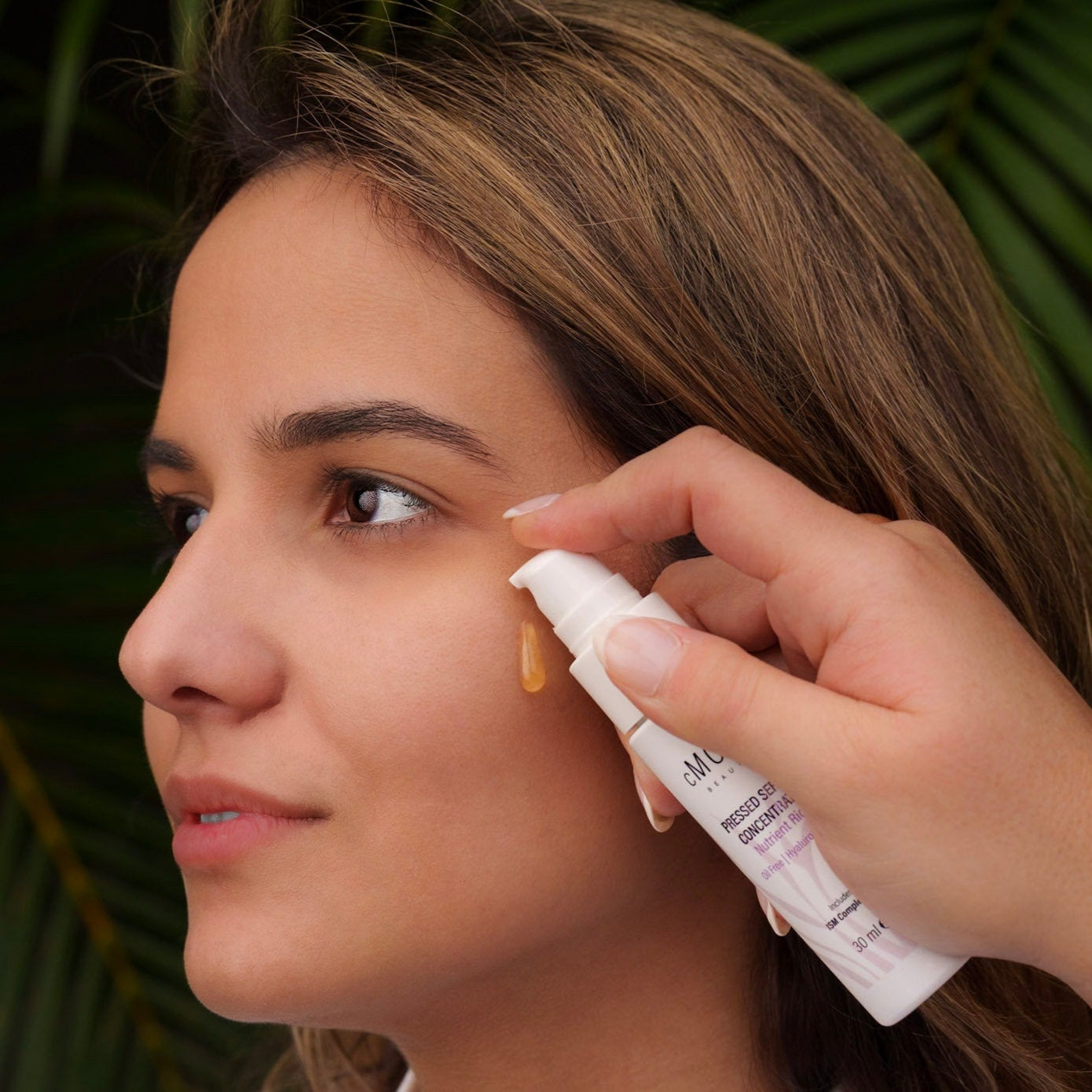 cmoss pressed serum concentrate on modals skin
